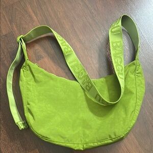 NWT Baggu Medium Crescent - Green Juice